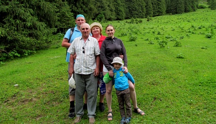 семья Вихрук в гостях у Веры на Иссык-Куле