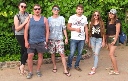 посетители Джиланкозов Бекбулат и группа, Бишкек, КР, 1 июня 2018 г.  - на Иссык-Куле