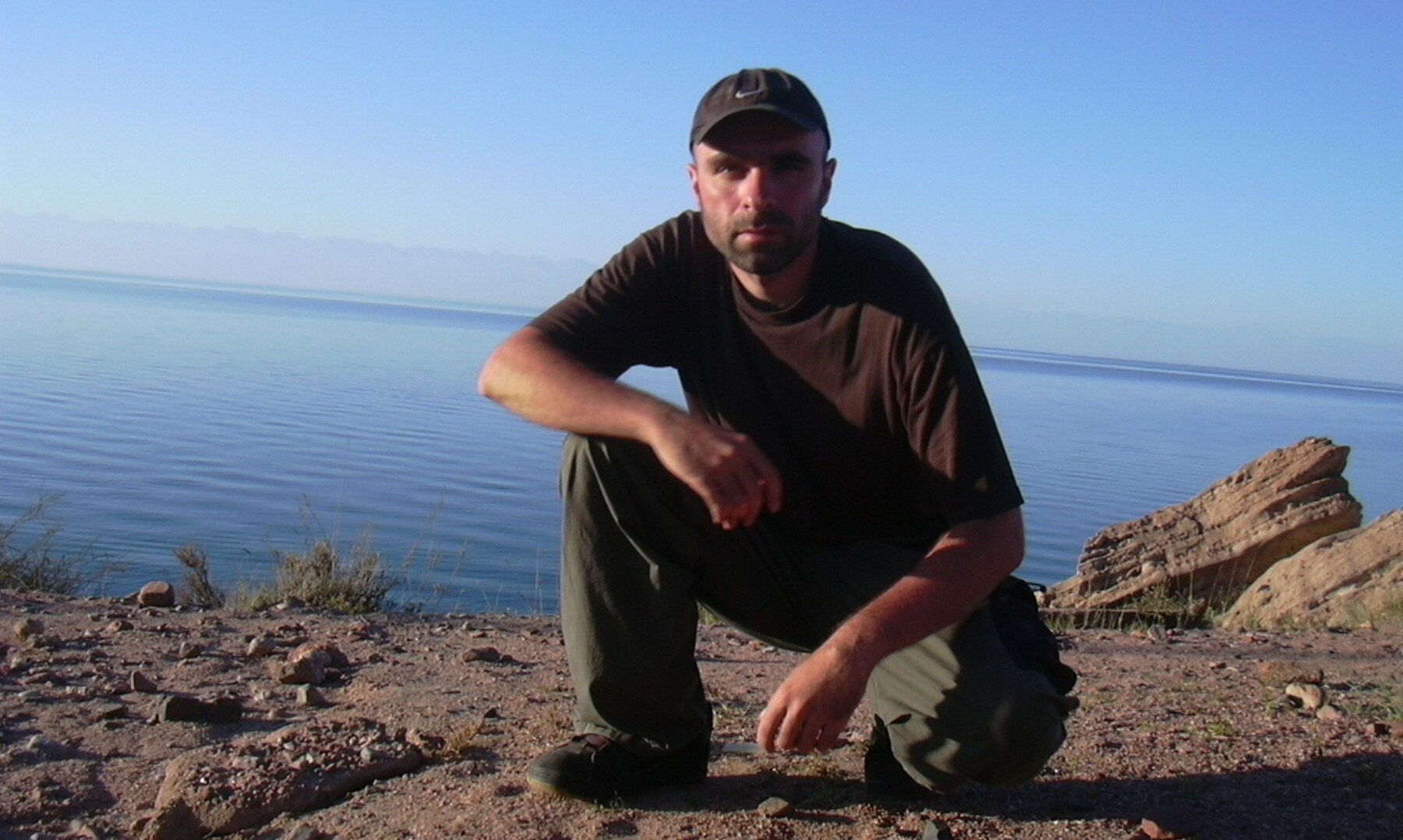 03_словения_на_фоне_озера