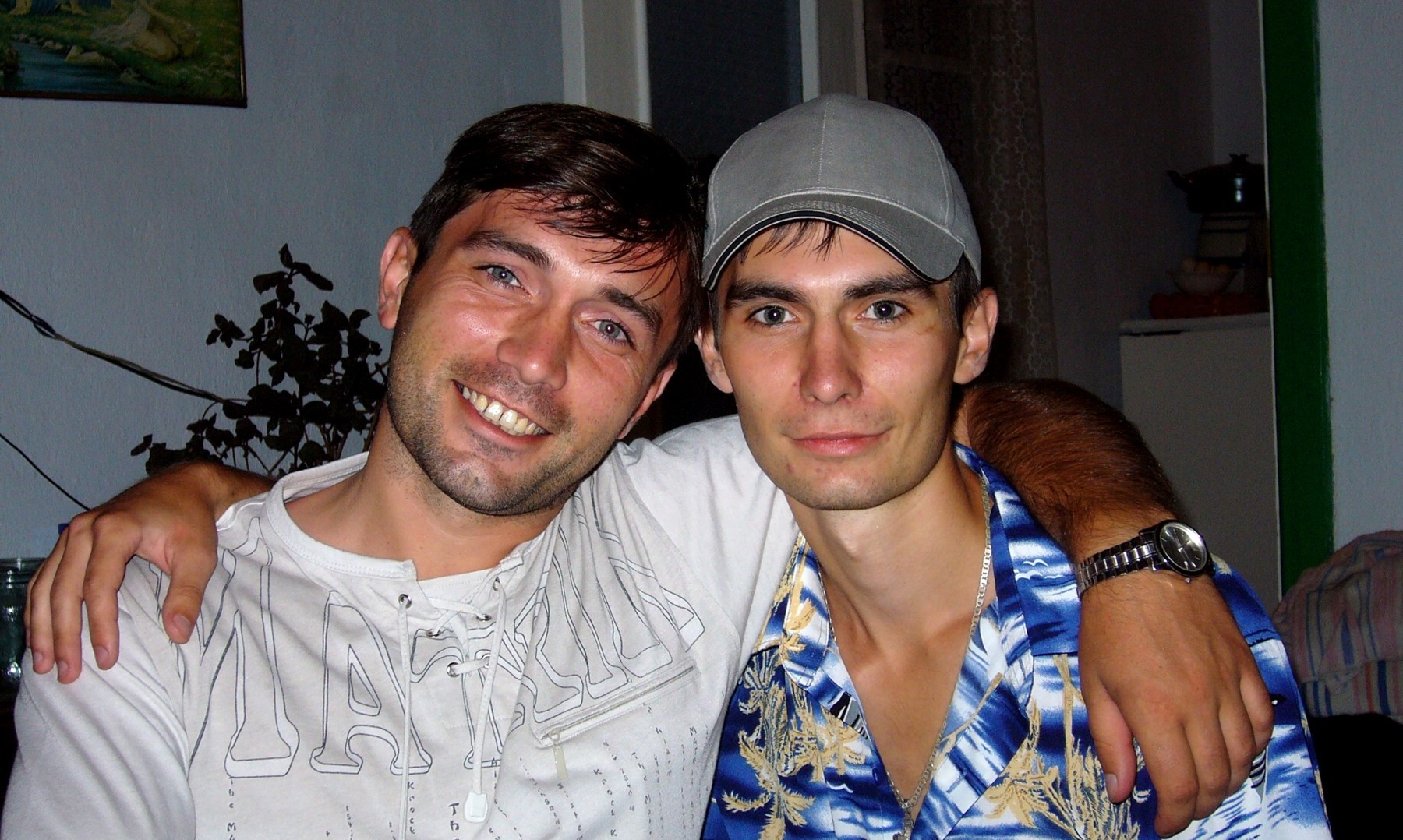 08_алматы_в_столовой_вечером