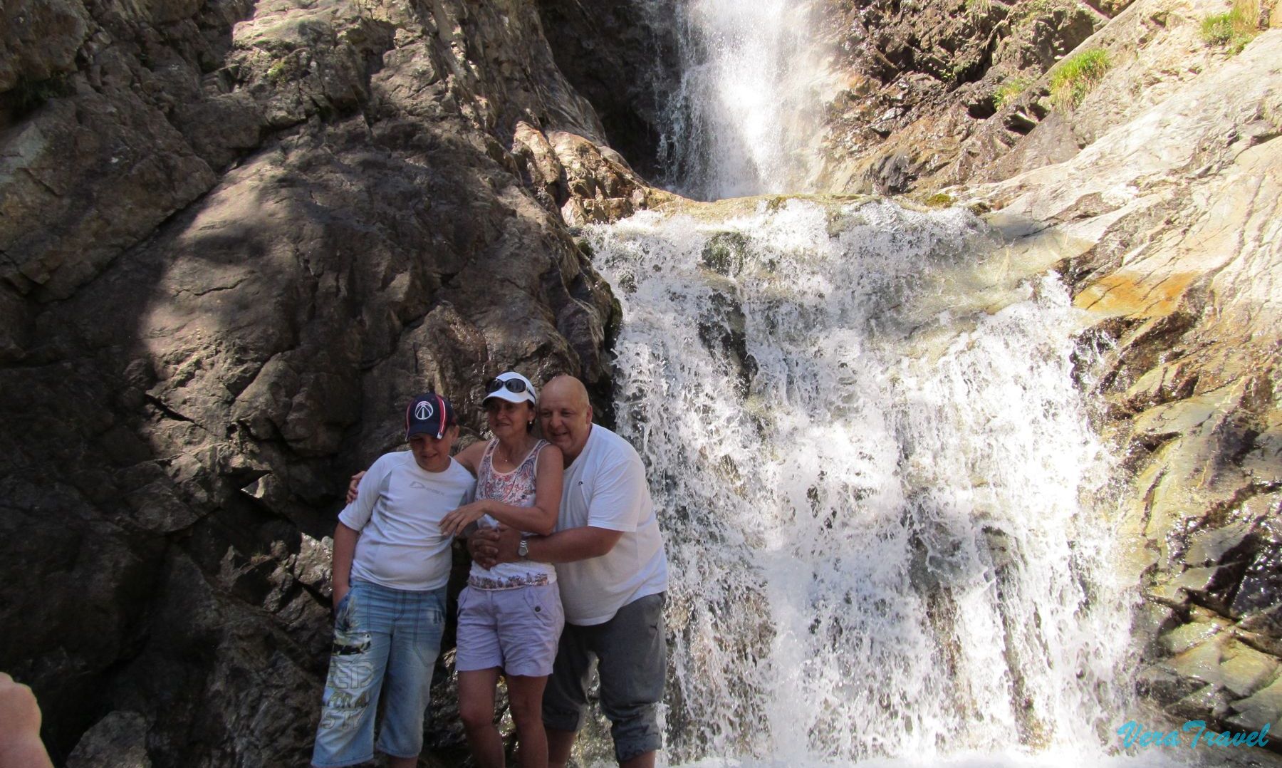 25_МеждуреченскРФ_водопад_чаша_манаса