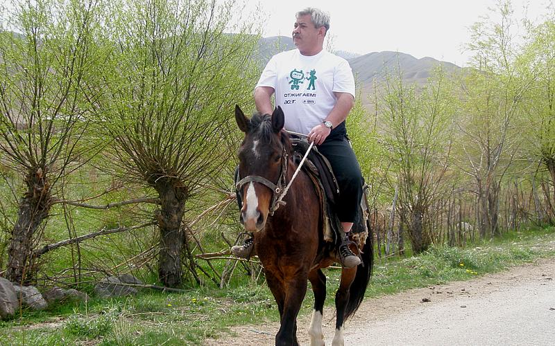 посетители Кабулов Эгемберды, Джалал-Абад, КР - Новосибирск, РФ, 5 мая 2009 г.  - выбрали южный берег Иссык-Куля