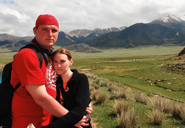 группа Вихрук Денис, Ирина, Москва, РФ, 23 мая 2009 г.  - в гостевом доме Вера