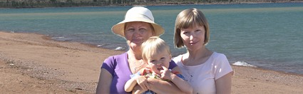 Лилия Кленина, Юлия и Саша Быховы, Москва, РФ в 2012 году отдыхали в гостевом доме Вера на Иссык-Куле.