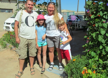 наши клиенты Николаенко Илларион, Елена, Арина, Тимофей,  Иркутск, РФ, 10 июля 2016 г.  - отдыхали у Веры на Иссык-Куле