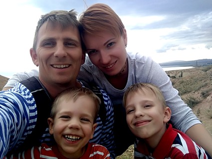 туристы Буйловы Антон, Антонина, Лев, Марк, Алматы, КЗ, 4 августа 2018 г.  - на Иссык-Куле