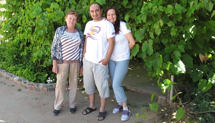 отдыхающие Мамытов Рустам, Татьяна, Нина Афанасьевна, Бишкек, КР, 6 июля 2018 г.   - на Иссык-Куле