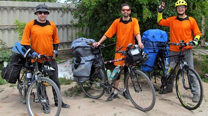 наши клиенты Вадим Сасонкин, Юрий Орлов, Александр Любовицкий, Минск, Республика Беларусь, 21 мая 2018 г.  - выбрали южный берег Иссык-Куля