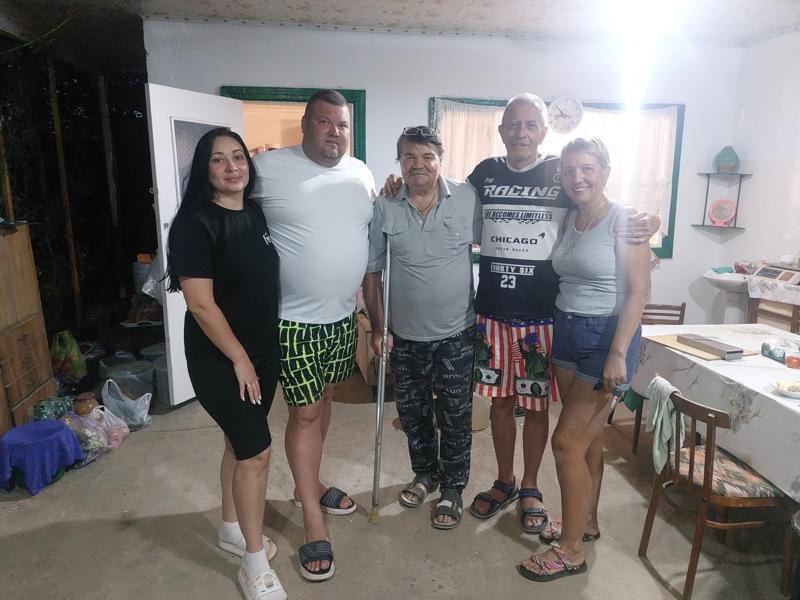 Семья Ларионовых в гостевом доме Вера.